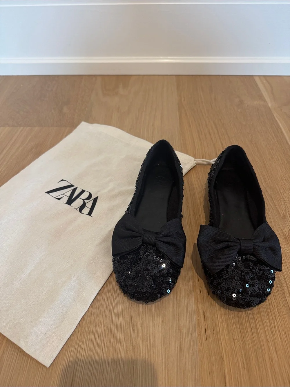 Zara little girl Black Sequin Bow Flats